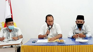 Keterangan Gambar : IPTU Saidi KBO Sat Intelkam Polres Batu Bara penyampain pemaparan dalam rapat sosialisasi