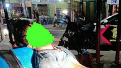 Foto korban, Taslim, laki-laki (59) tewas di tempak duduk Apotek Argha Farma, Simp. Empat Limapuluh, Kecamatan Limapuluh, Kabupaten Batu Bara.